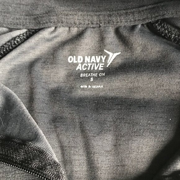 Old Navy 1/4 zip pullover - Picture 3 of 3